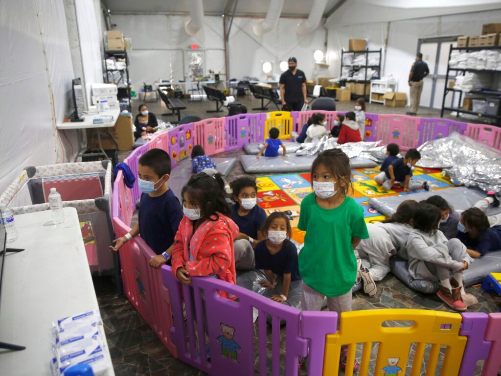 us-authorities-acknowledge-immigrant-children-held-beyond-court-set-limit