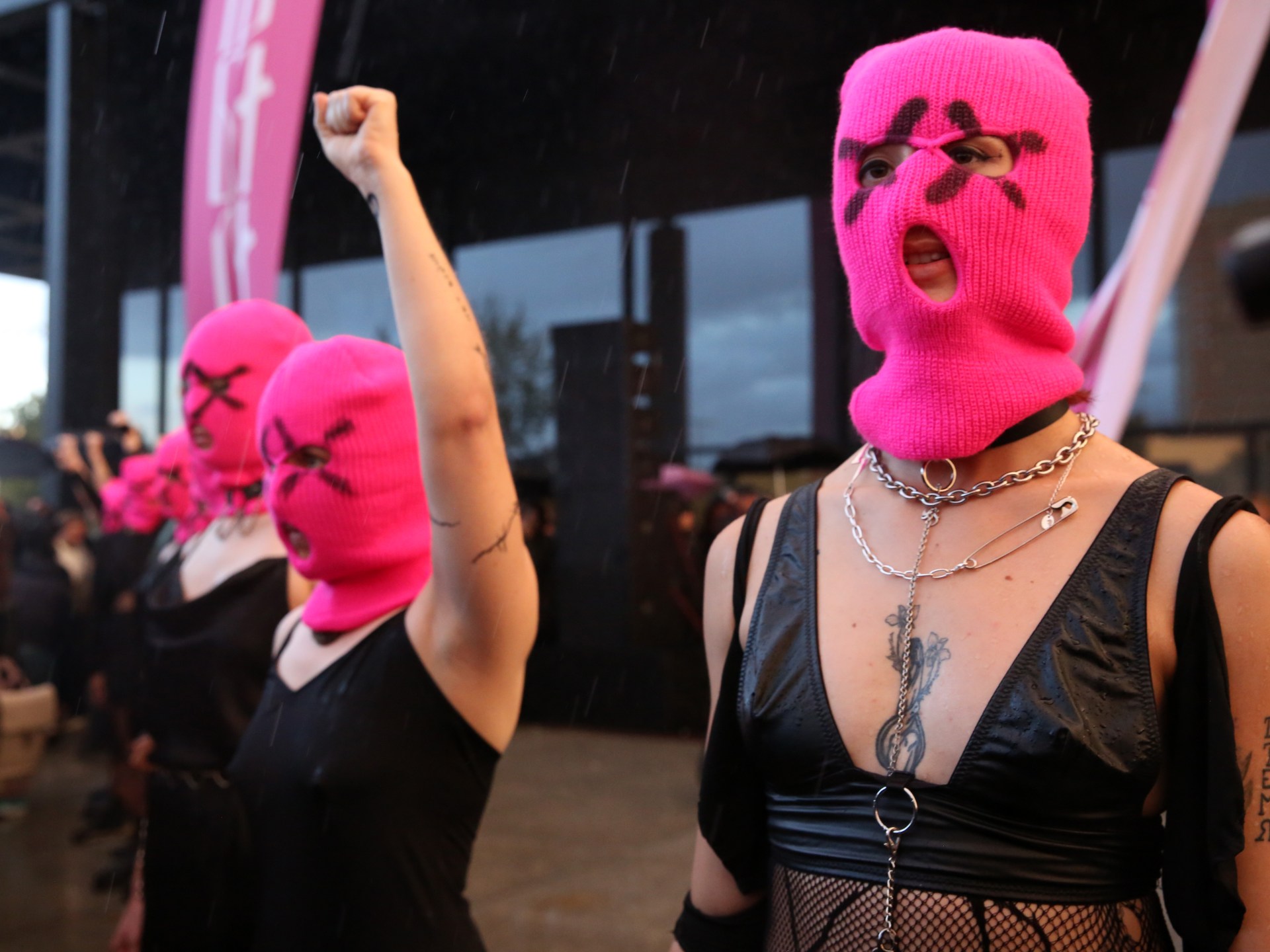 russian-court-designates-punk-band-pussy-riot-as-‘extremist’-group