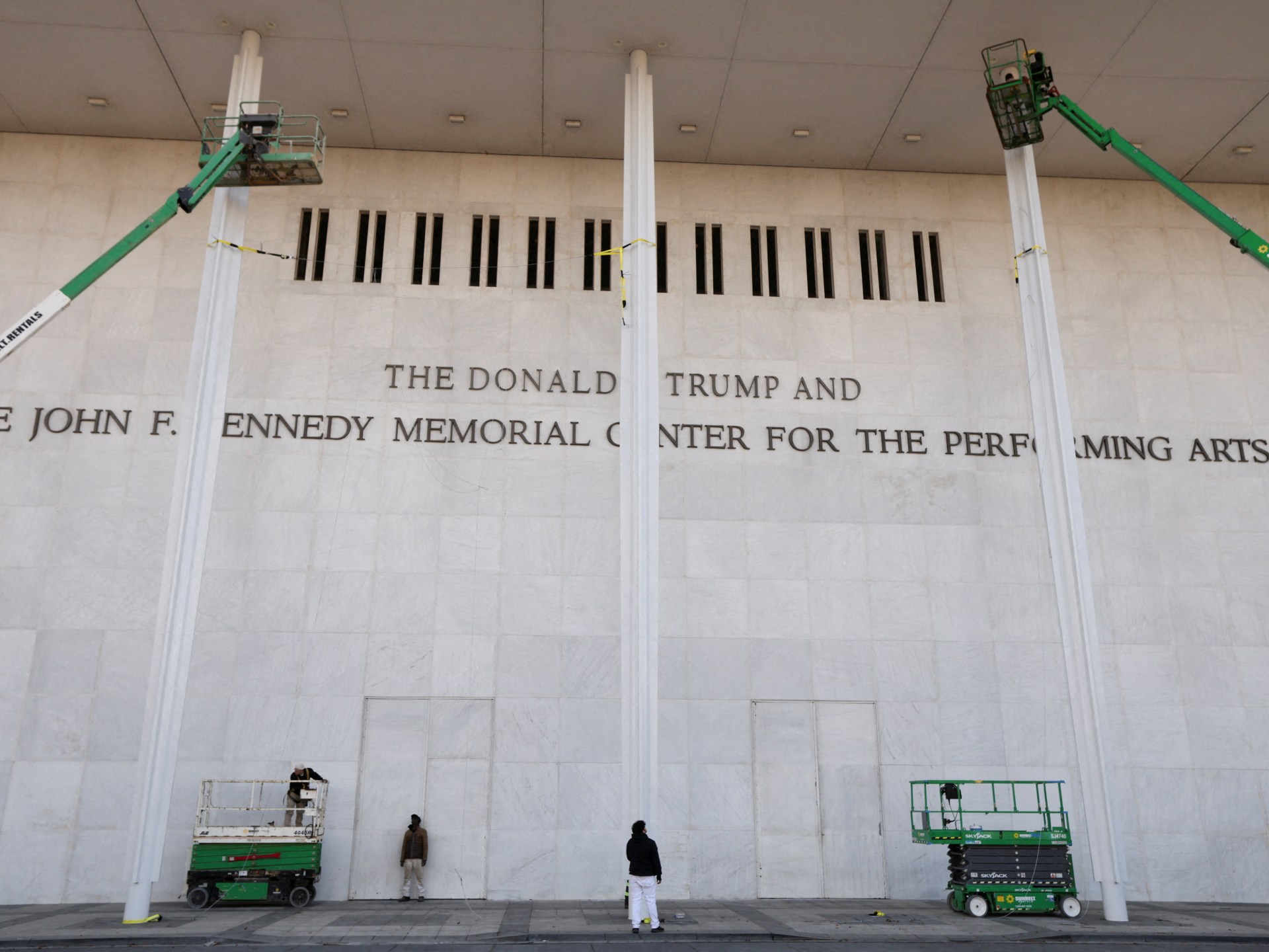 trump’s-name-added-to-kennedy-center-exterior,-one-day-after-vote-to-rename
