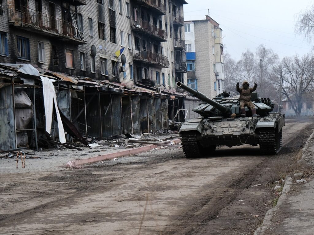 russian-forces-seize-embattled-siversk-town-as-ukrainian-troops-withdraw