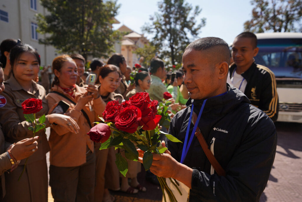 thailand-releases-cambodian-soldiers-as-ceasefire-holds