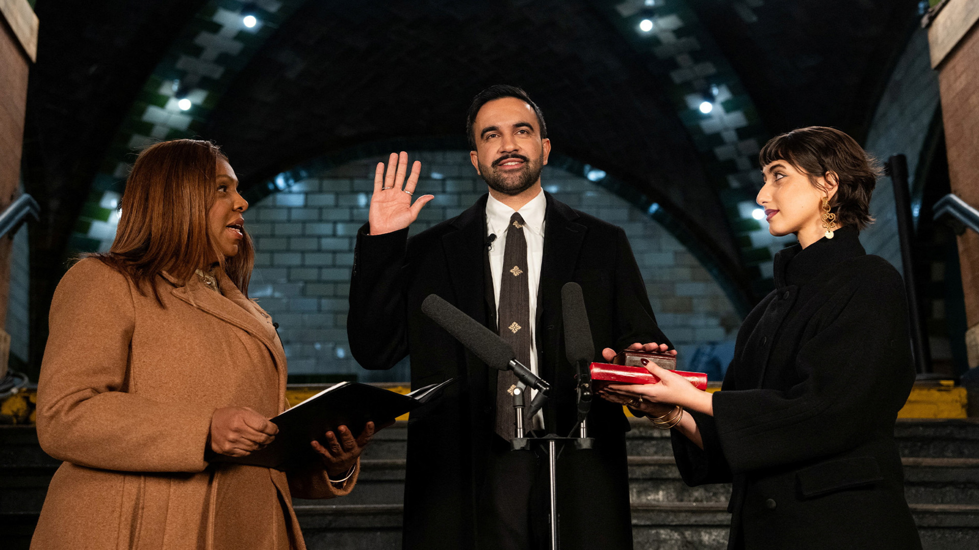 zohran-mamdani-sworn-in-as-new-york-city’s-mayor