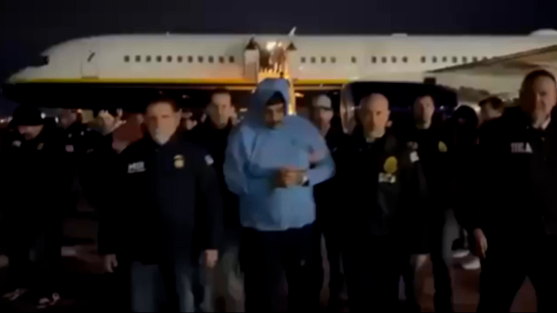 video-shows-venezuela’s-president-maduro-in-us-custody