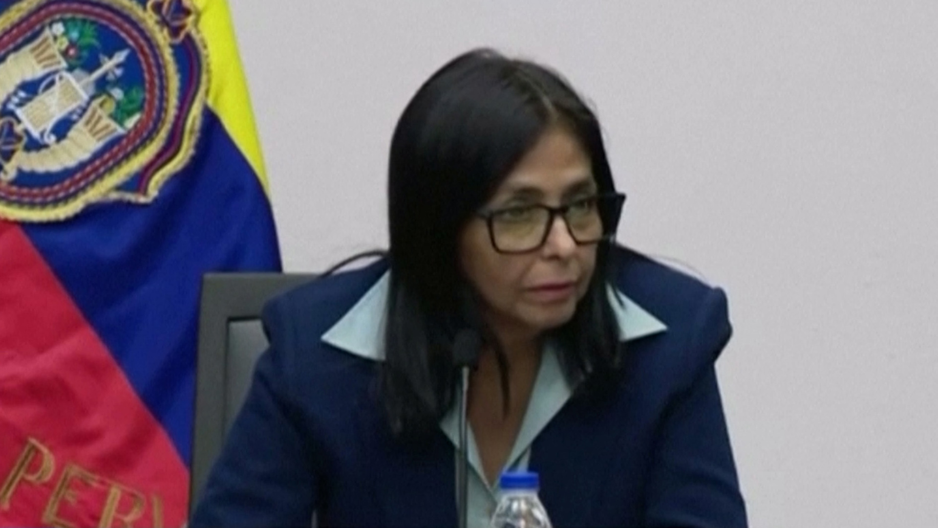 venezuela’s-acting-president-meets-cabinet-ministers