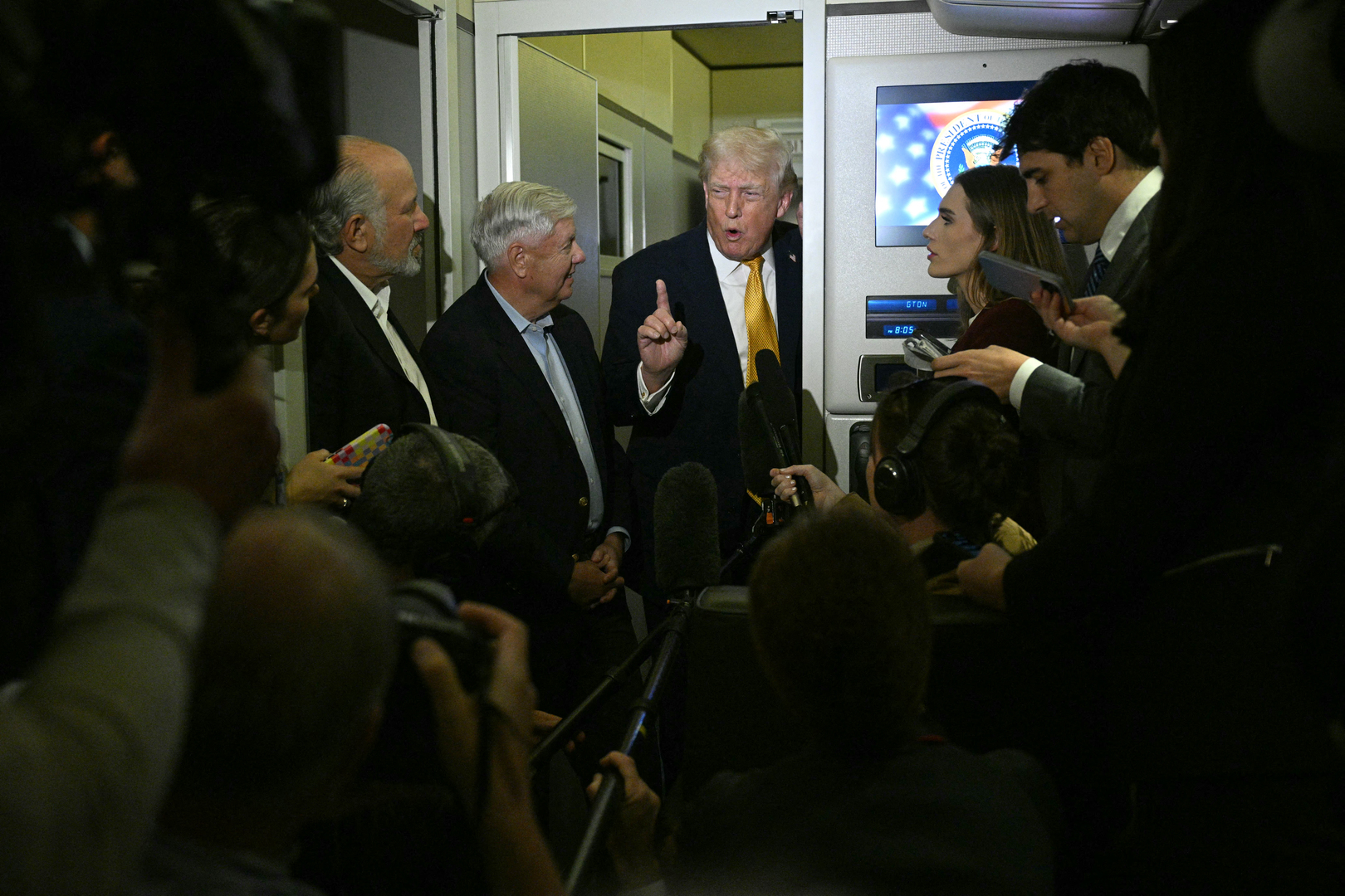 trump-threatens-colombia’s-president,-says-cuba-is-“ready-to-fall”