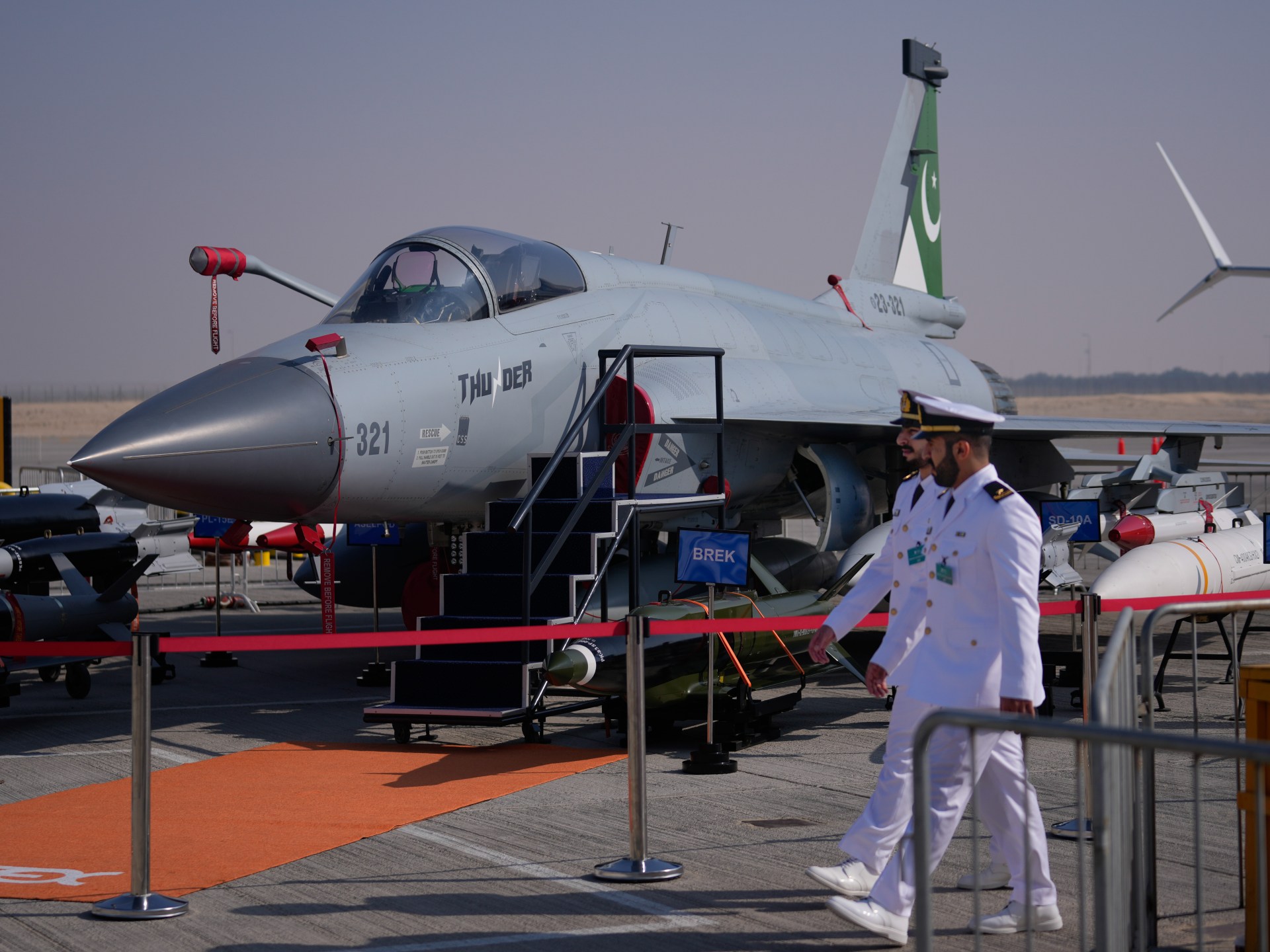 why-is-pakistan-selling-its-jf-17-fighter-jets-to-bangladesh-and-others?