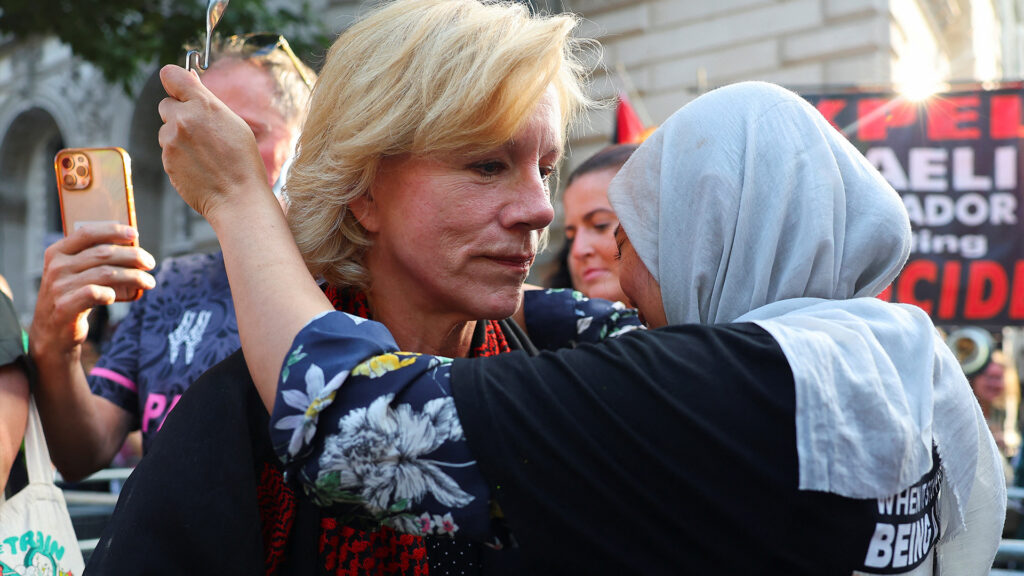 uk-actor-juliet-stevenson-campaigns-for-mothers-in-gaza