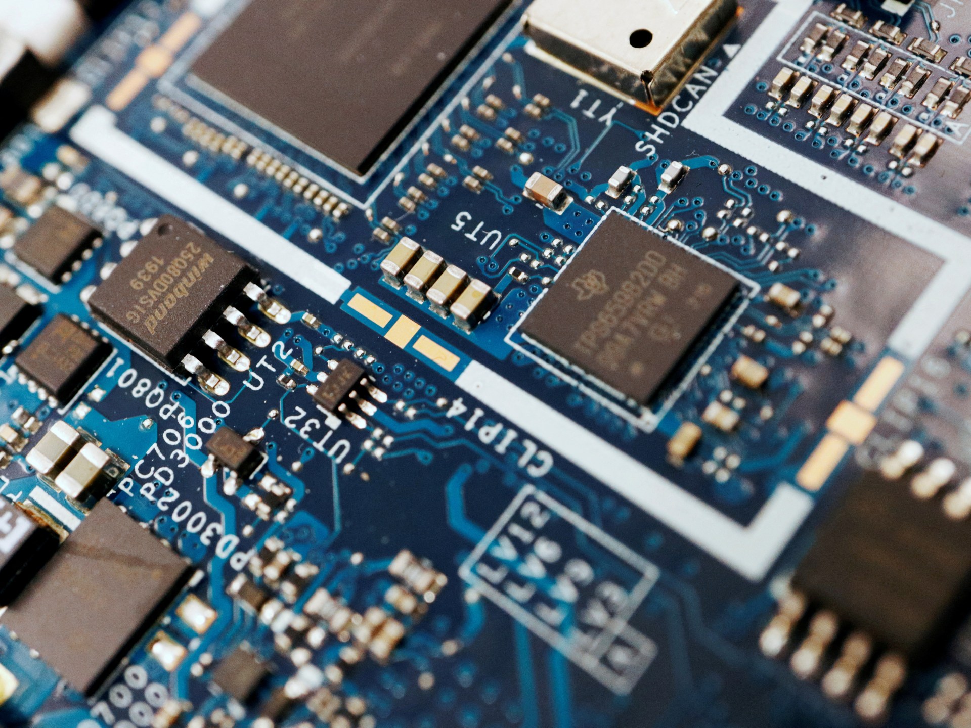 taiwan-and-us-seal-deal-to-lower-tariffs,-boost-chip-investment