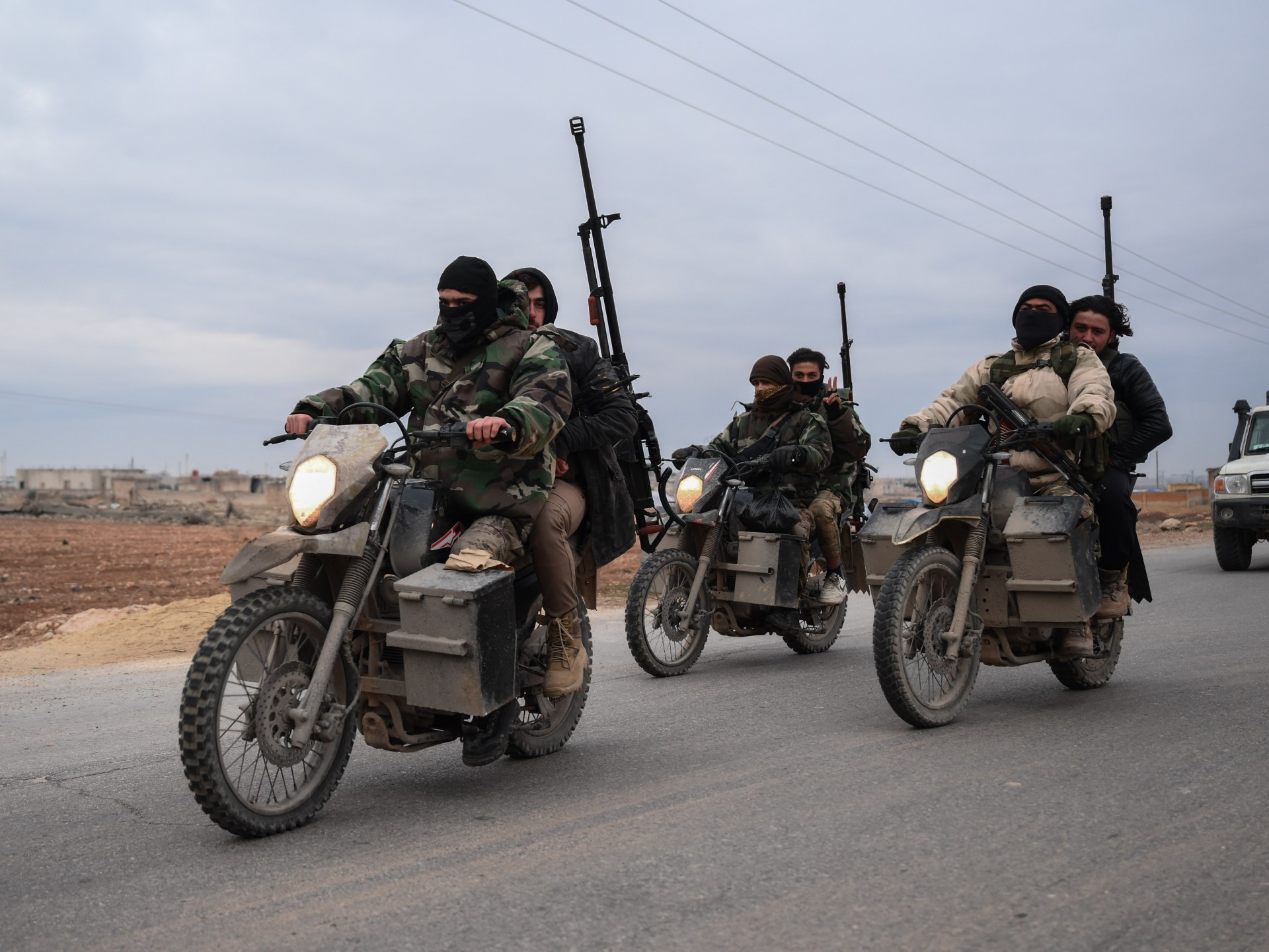 photos:-syrian-army-enters-deir-hafer-after-sdf-withdrawal