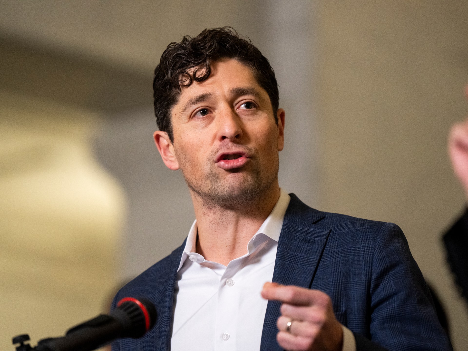 minneapolis-mayor-says-reported-doj-probe-‘intimidation’-amid-ice-raids