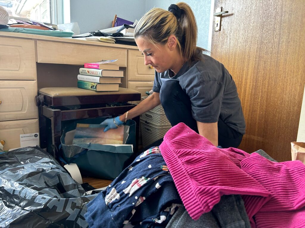 the-cleaner:-one-woman’s-mission-to-help-britain’s-hoarders