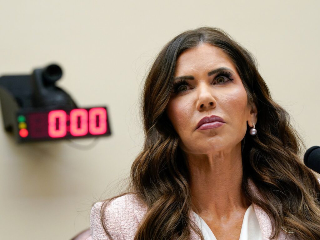 trump-to-replace-homeland-security-chief-kristi-noem-with-markwayne-mullin