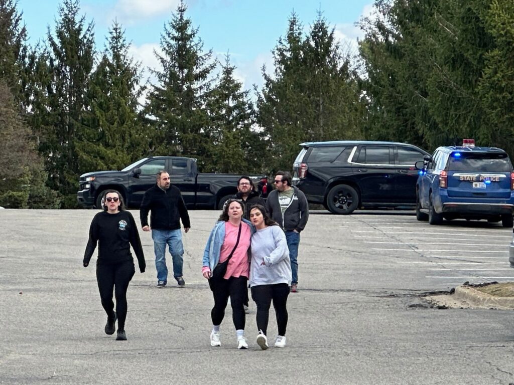 assailant-dead-after-vehicle-ramming,-gunfire-at-michigan-synagogue-in-us