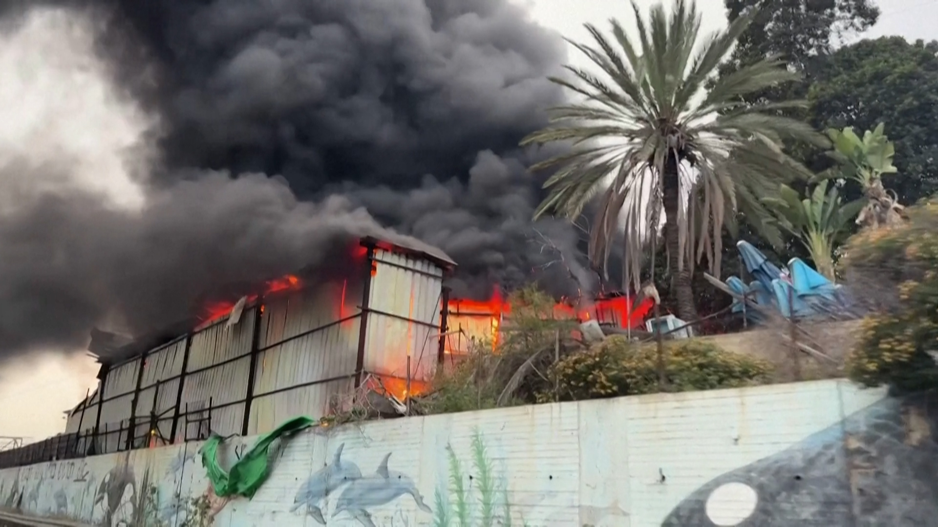 iranian-missile-strike-in-central-israel-sets-building-ablaze