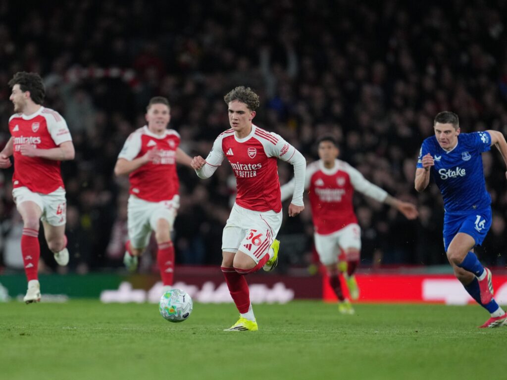 arsenal-beat-everton-as-dowman-makes-premier-league-history