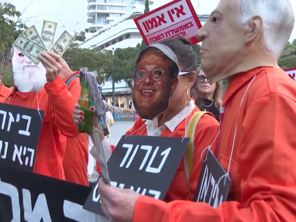 israelis-protest-in-tel-aviv-calling-for-end-to-iran-war