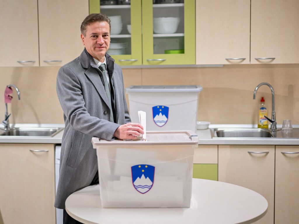 slovenia’s-liberals-and-conservatives-neck-and-neck-in-parliamentary-vote