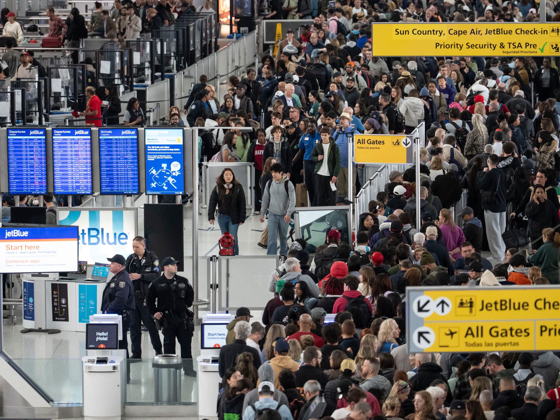 trump-sends-us-immigration-agents-to-airports-as-shutdown-chaos-deepens