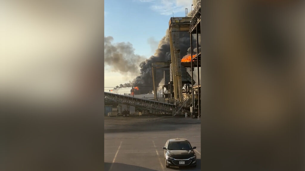texas-oil-refinery-in-flames-after-explosion