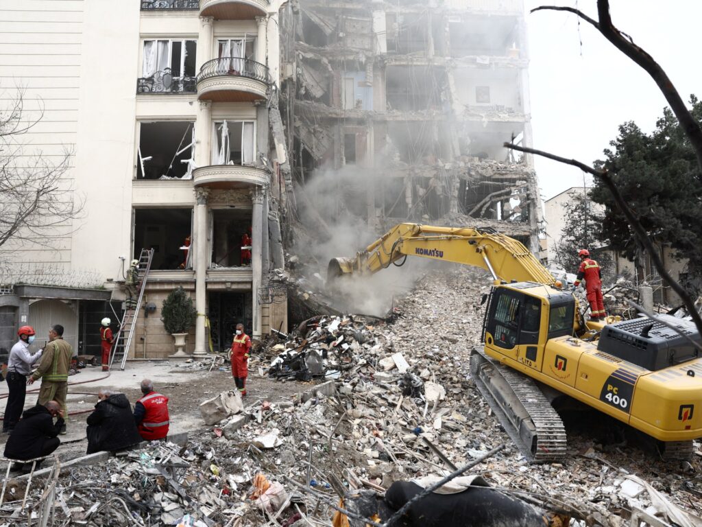 iran-war-live:-tehran-says-trump’s-peace-talk-claims-are-‘fake-news’