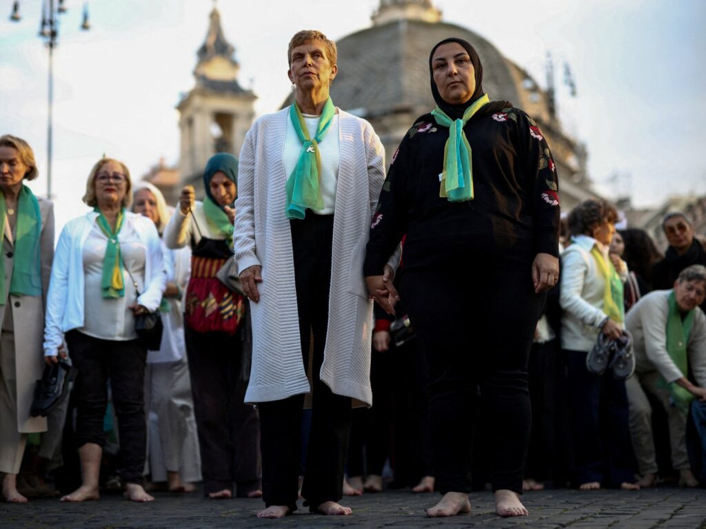 israeli-and-palestinian-mothers-call-for-peace-on-barefoot-walk