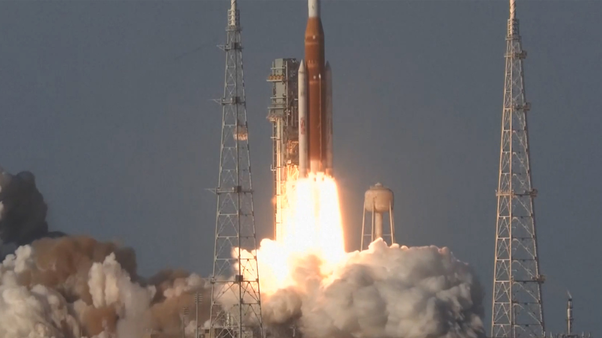 watch-the-moment-artemis-ii-launches-historic-mission-around-the-moon