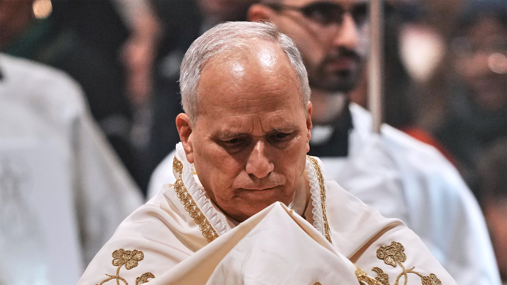 pope-leo-condemns-‘brutality’-of-world-in-first-easter-services