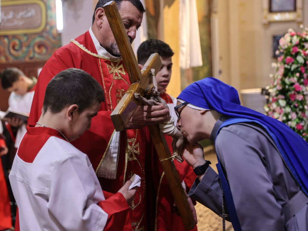 palestinian-christians-in-gaza-mark-good-friday