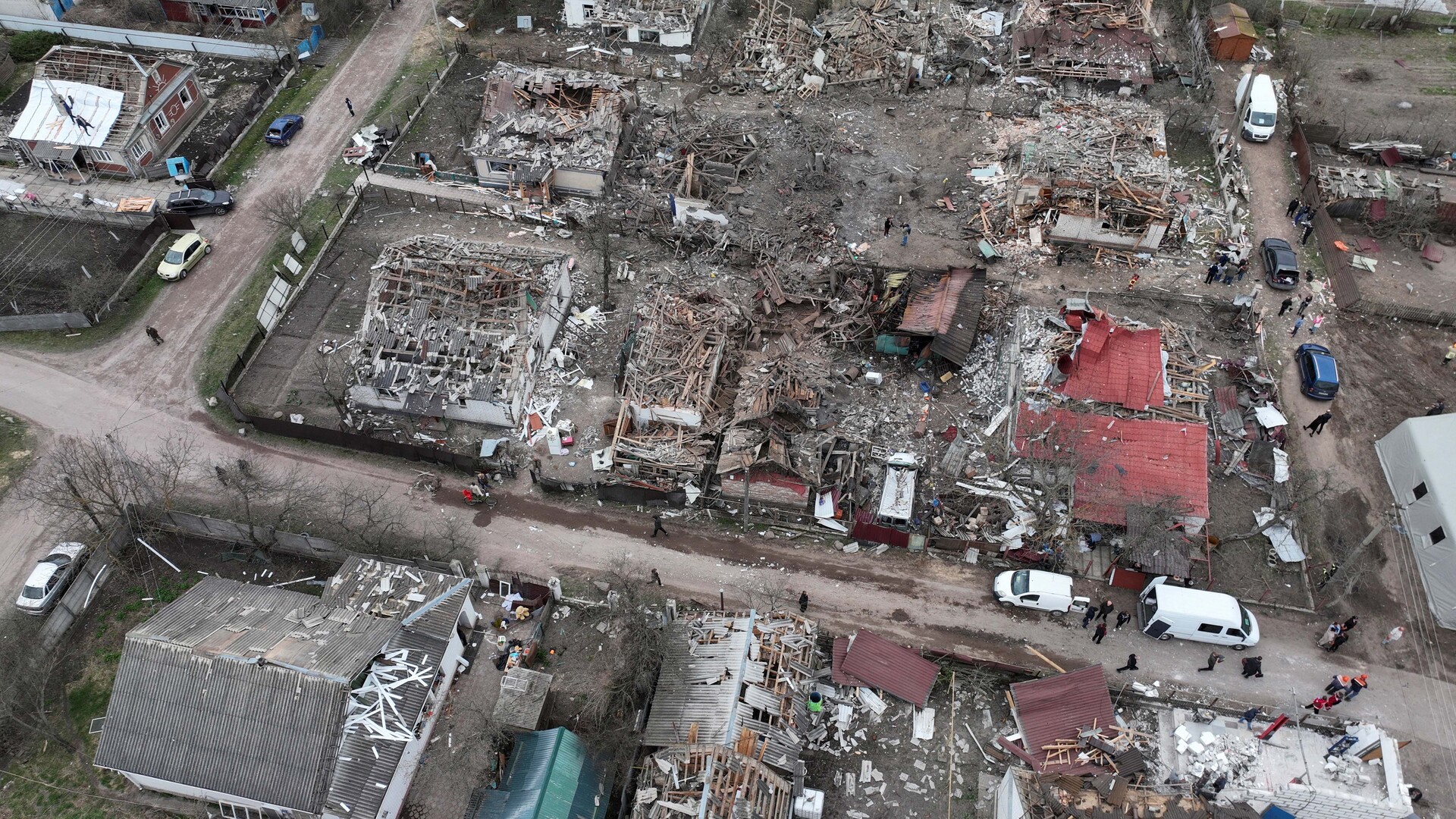 video-shows-the-moment-a-russian-drone-hit-an-apartment-in-ukraine