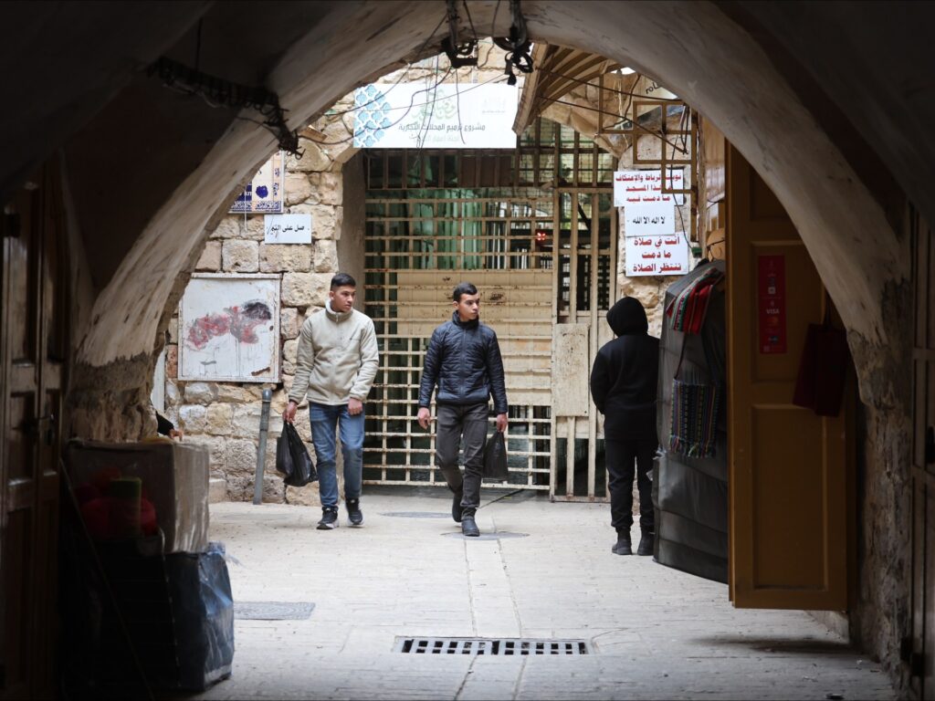 israeli-measures-tighten-grip-on-hebron’s-ibrahimi-mosque