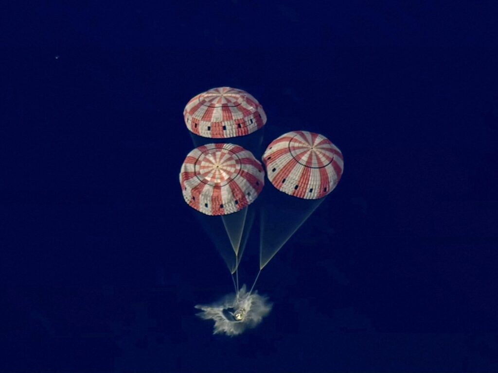 moment-artemis-ii-splashes-down-after-moon-mission