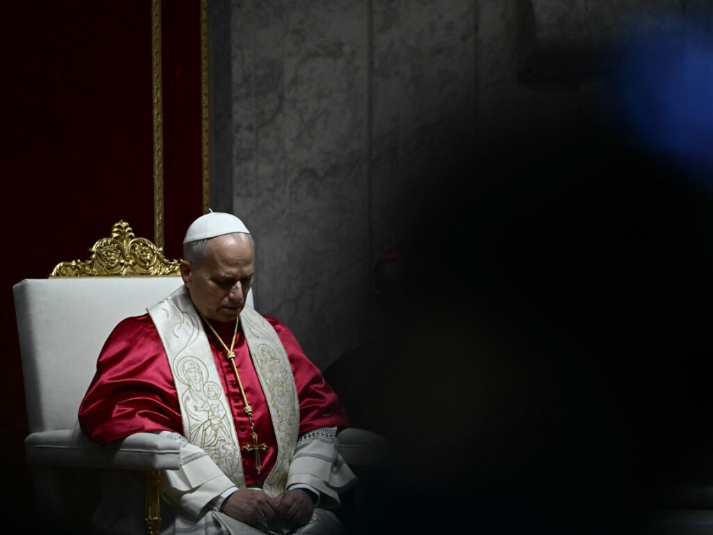‘terrible-for-foreign-policy’:-trump-attacks-pope-leo-after-peace-appeal