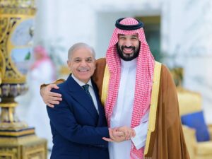 pakistan-pm,-army-chief-wrap-up-key-trips-in-push-for-more-us-iran-talks