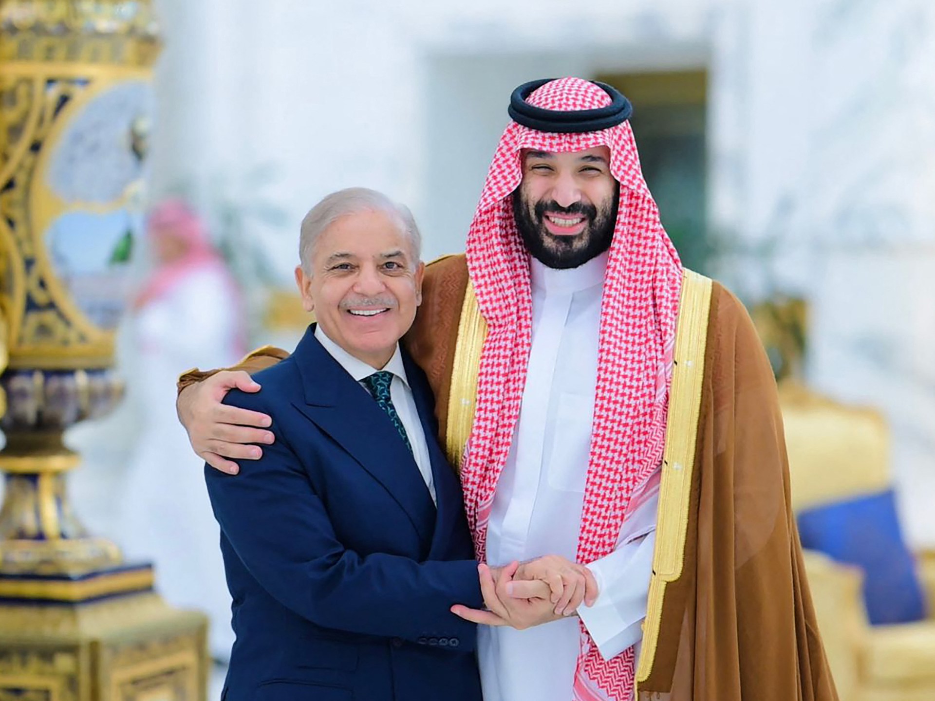 pakistan-pm,-army-chief-wrap-up-key-trips-in-push-for-more-us-iran-talks