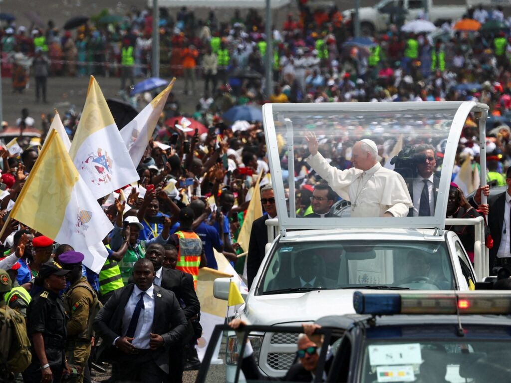 pope-leo-heads-to-angola-in-landmark-africa-visit-amid-trump-clash