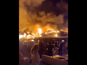 fire-engulfs-more-than-200-homes-in-malaysian-floating-village
