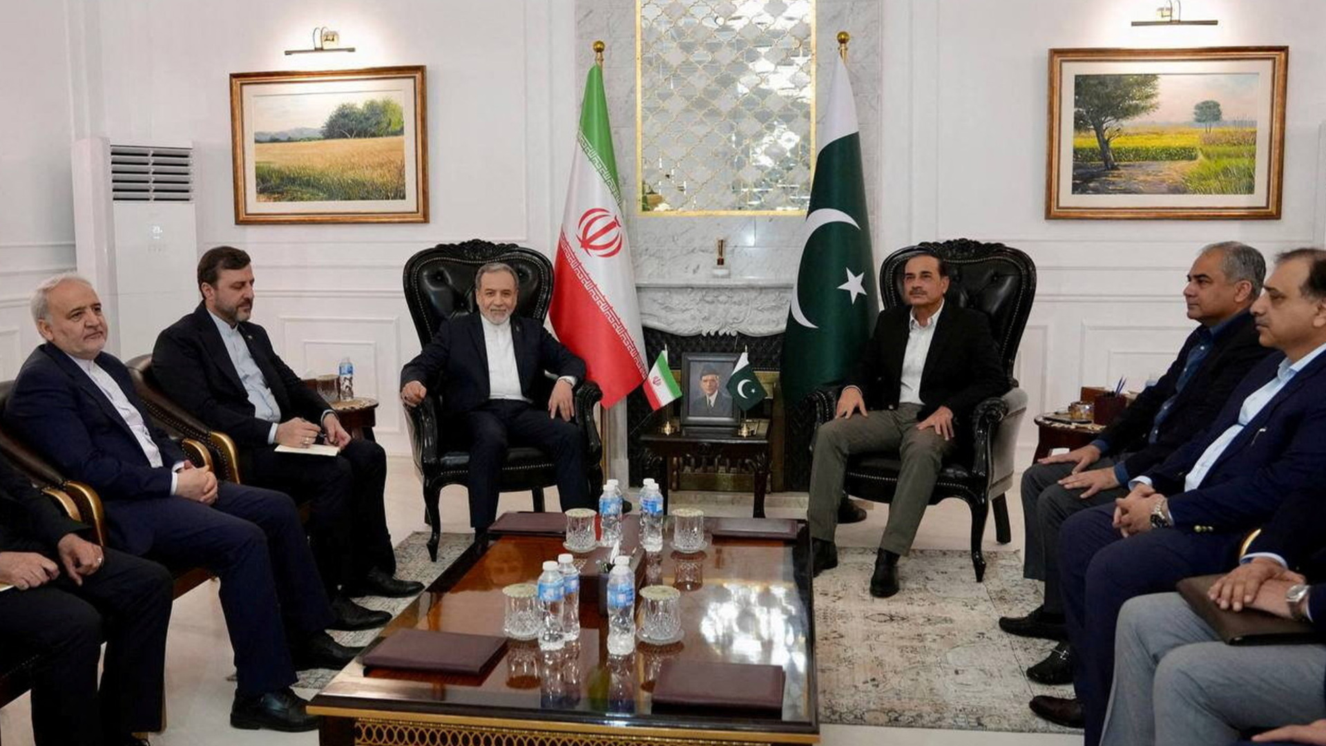 top-iranian-and-pakistani-officials-meet-in-islamabad