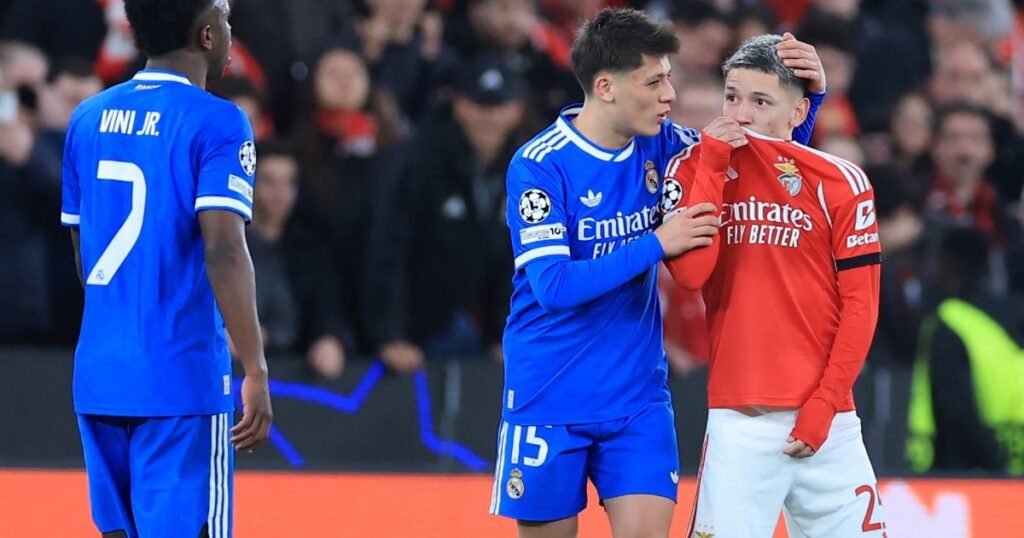 red-card-for-players-covering-their-mouths-in-world-cup-matches