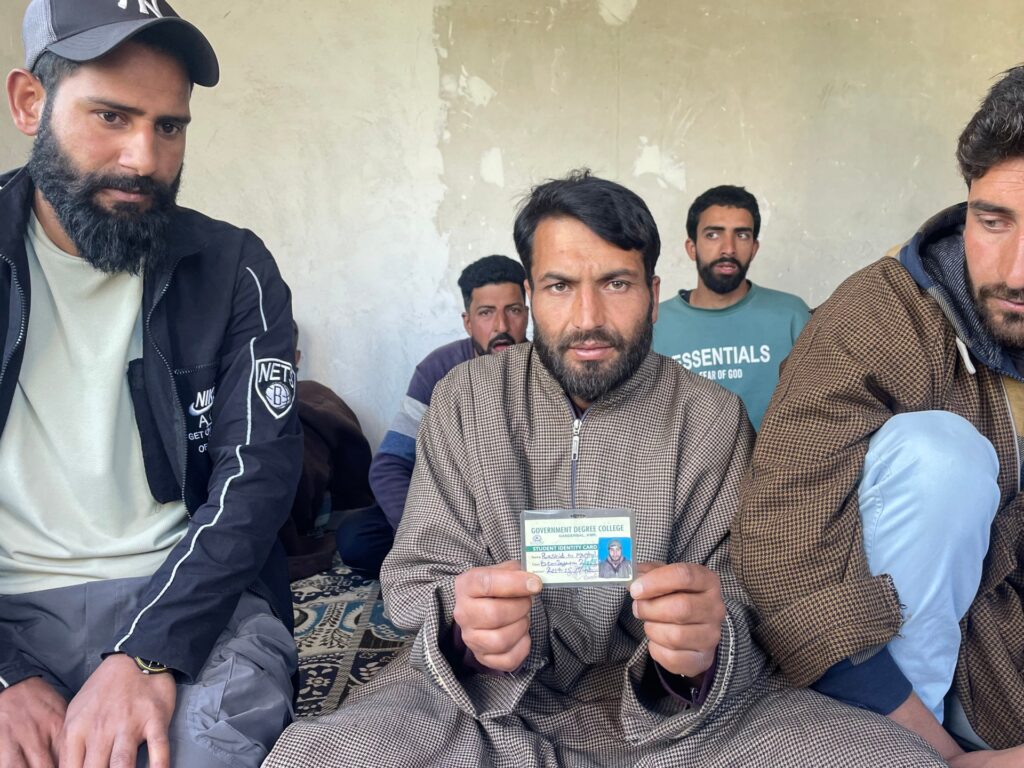 two-kashmir-brothers:-one-killed-by-rebels,-another-by-army-26-years-later