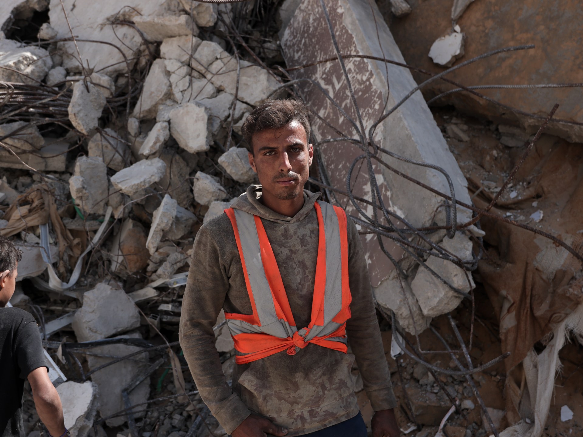on-may-day,-gaza’s-workers-find-whatever-source-of-income-they-can