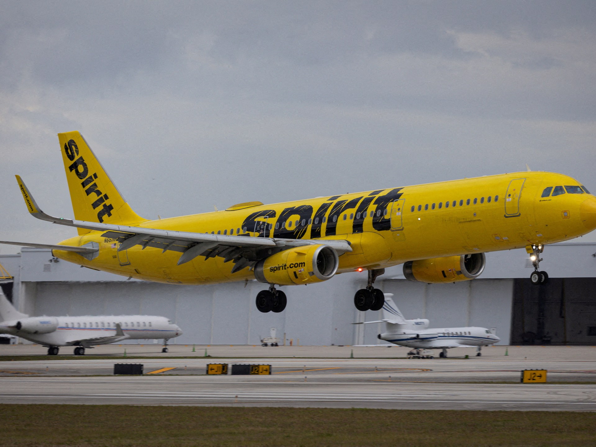 spirit-airlines-begins-‘wind-down’,-cancels-all-flights-over-fuel-crisis