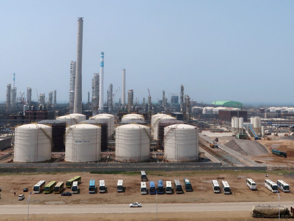 china-blocks-us-sanctions-against-five-‘teapot’-refineries