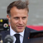 macron-sings-as-armenia’s-leader-drums-in-unusual-moment-at-state-dinner