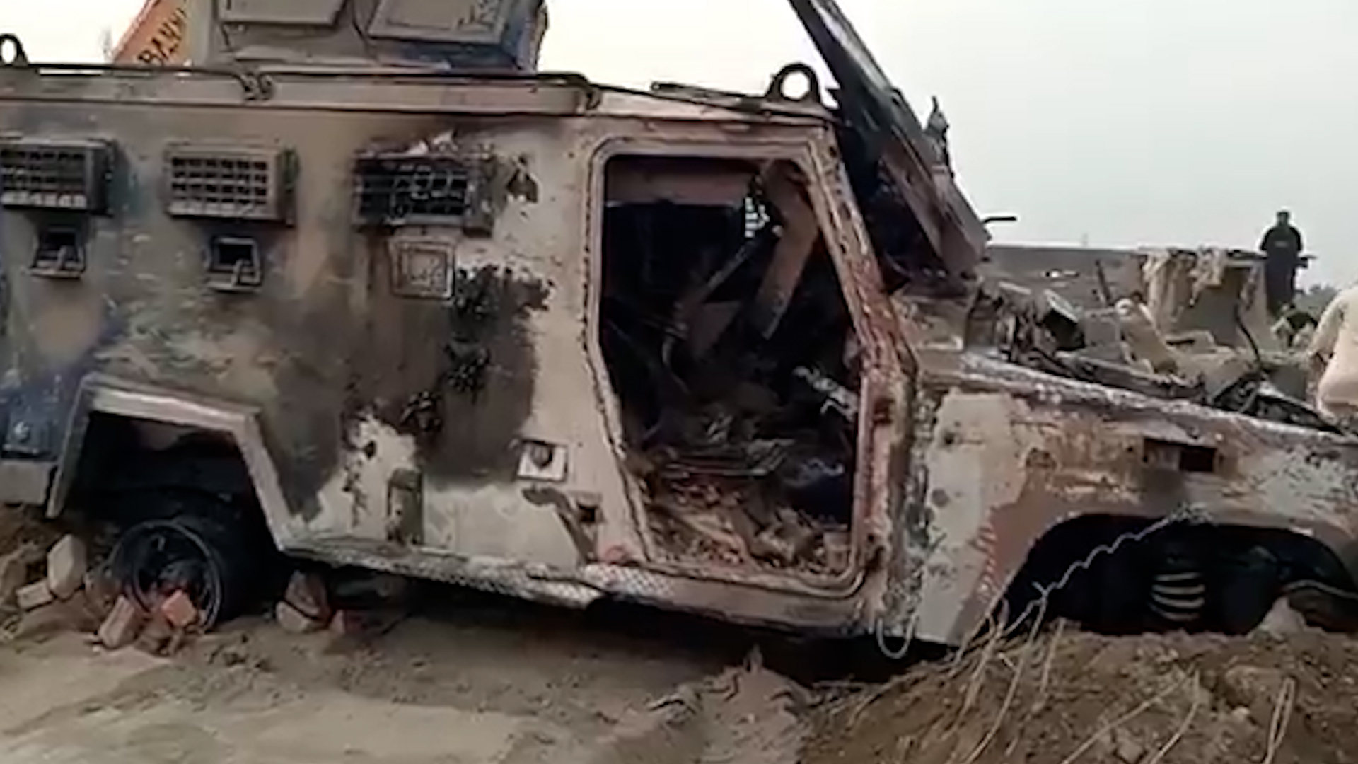 deadly-car-bomb-attack-hits-checkpoint-in-northwest-pakistan