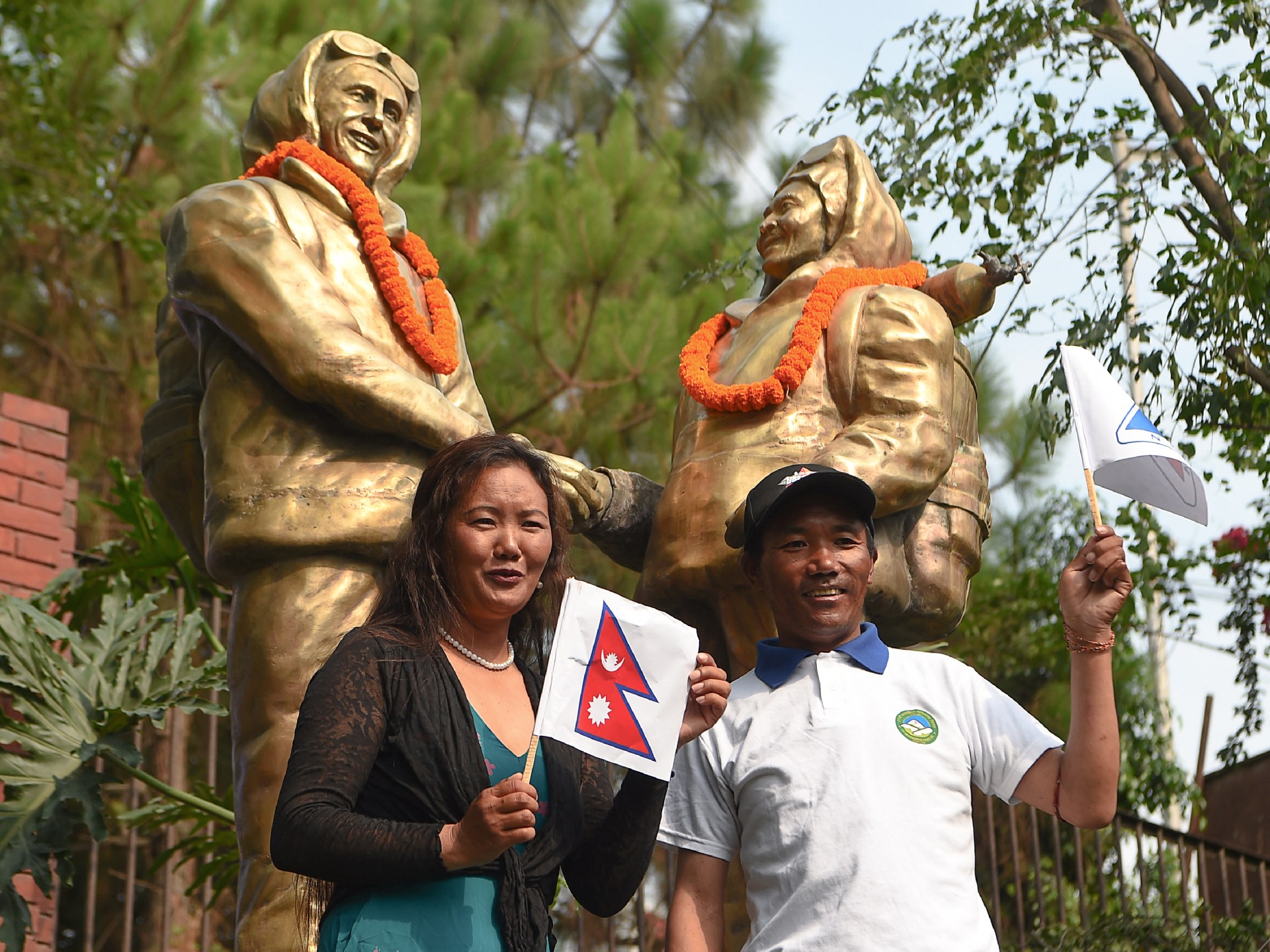 two-nepali-sherpa-climbers-break-own-records-on-mount-everest