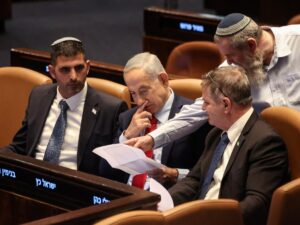 israeli-lawmakers-advance-bill-to-dissolve-parliament