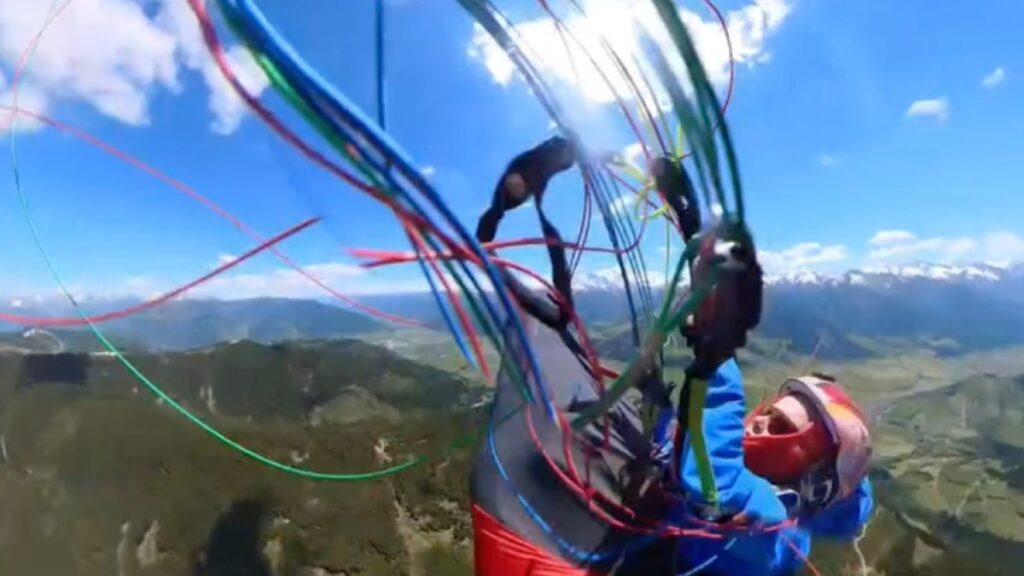 paraglider-survives-mid-air-collision-with-plane-over-austria