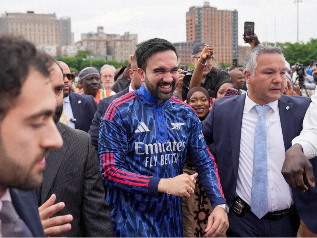 mamdani-wears-arsenal-thobe-during-eid-al-adha-celebrations