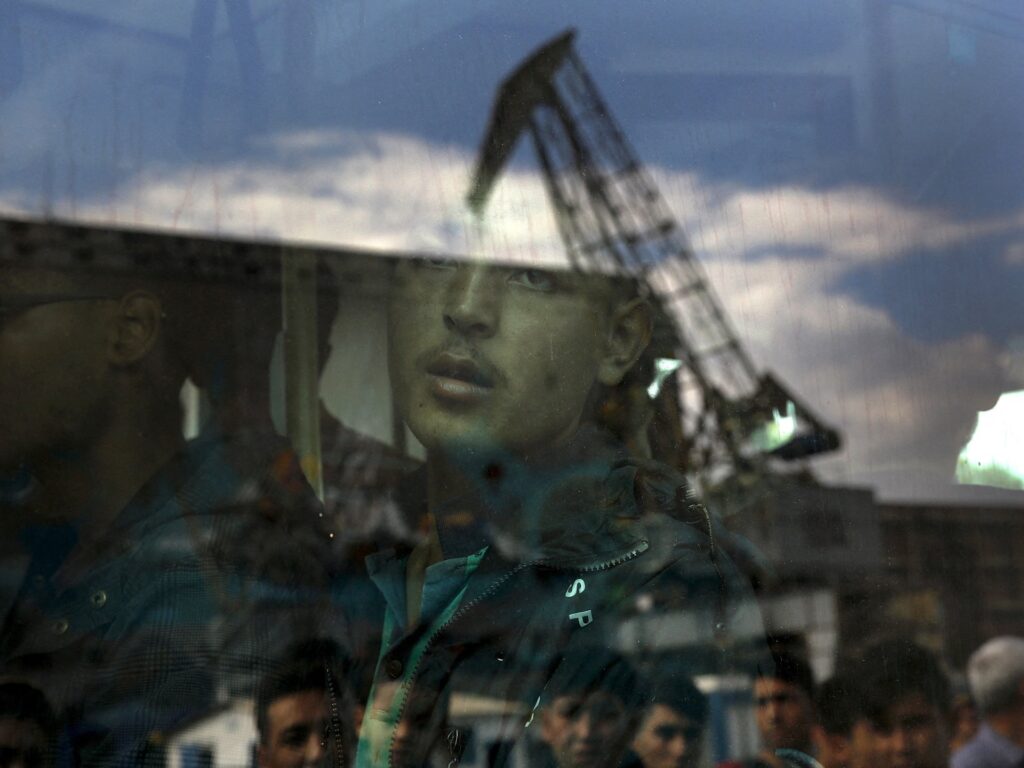 greece-reopens-syrian-and-afghan-asylum-cases,-hoping-for-returns