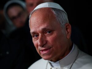 pope-calls-for-end-to-polarisation-during-visit-to-spain
